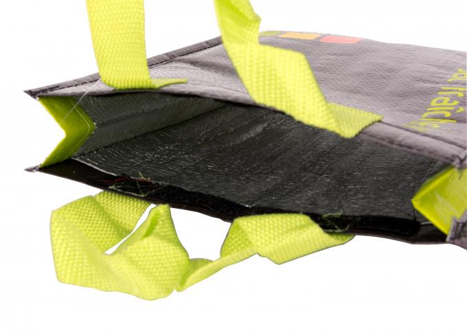 Φιλικές ζωηρόχρωμες μη υφαμένες τσάντες αγορών Eco με τοποθετημένο σε στρώματα το Bopp υλικό ταινιών